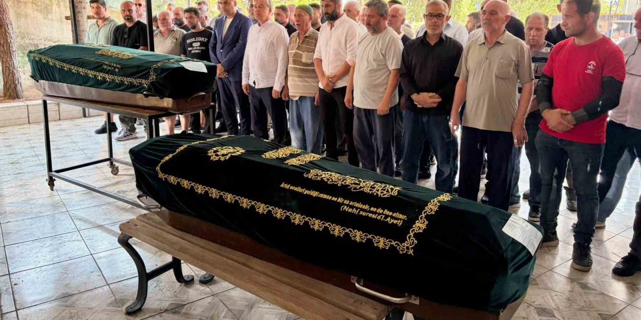 Yangında hayatını kaybeden anneanne torun son yolculuğuna uğurlandı