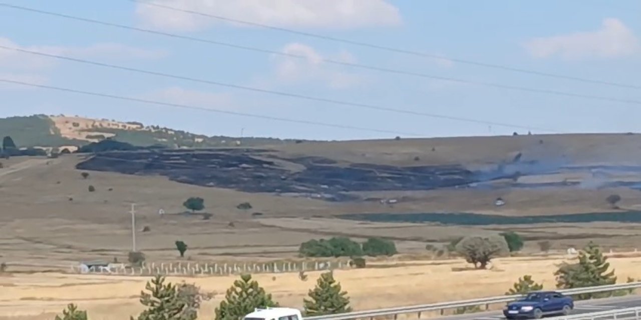 Kütahya’da otluk alanda çıkan yangın bekçi kulübesine sıçradı