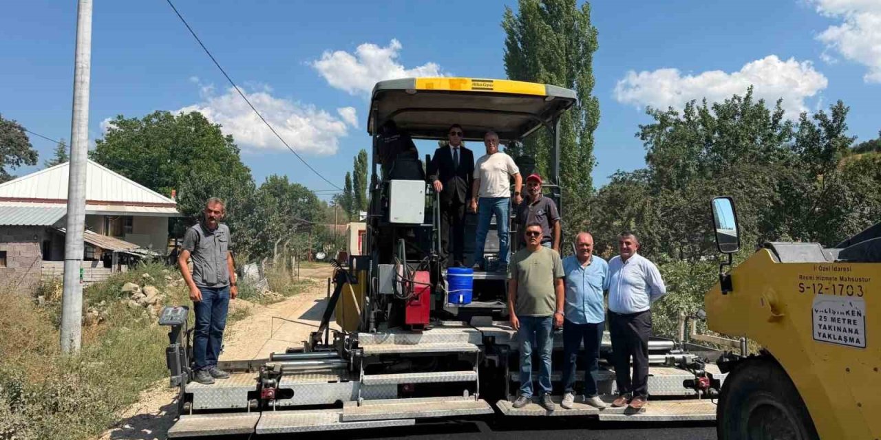 Şaphane Uğurlugüme köyünde yol çalışması tamamlandı