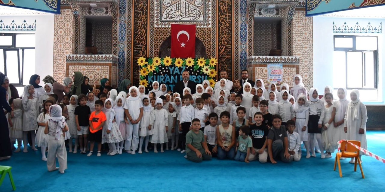 Kütahya’da yaz Kur’an kursu öğrencileri camide buluştu