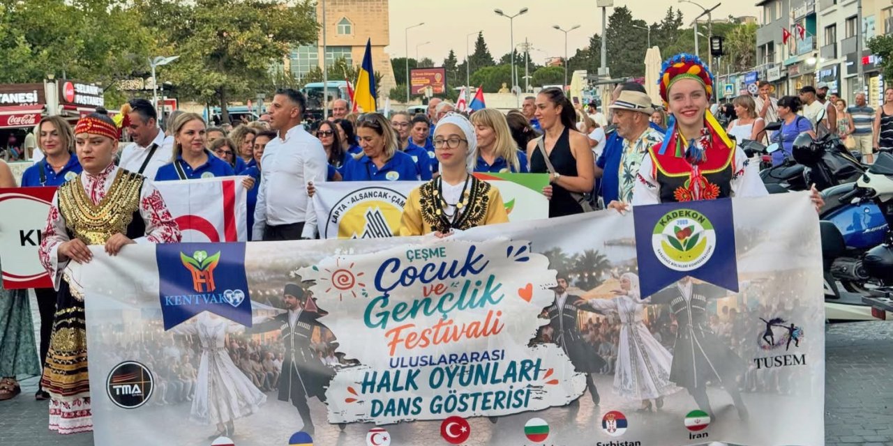 Çeşme’de uluslararası halk dansları şöleni