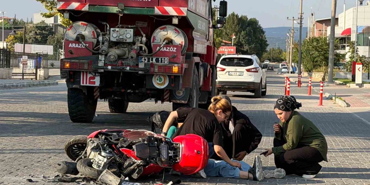 Gediz’de arazöz ile motosiklet çarpıştı: 1 yaralı