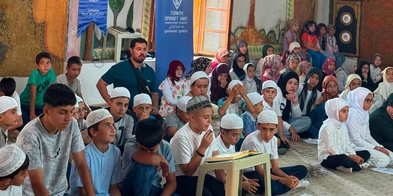 Şaphane’de Yaz Kur’an kursları kapanış programı düzenlendi