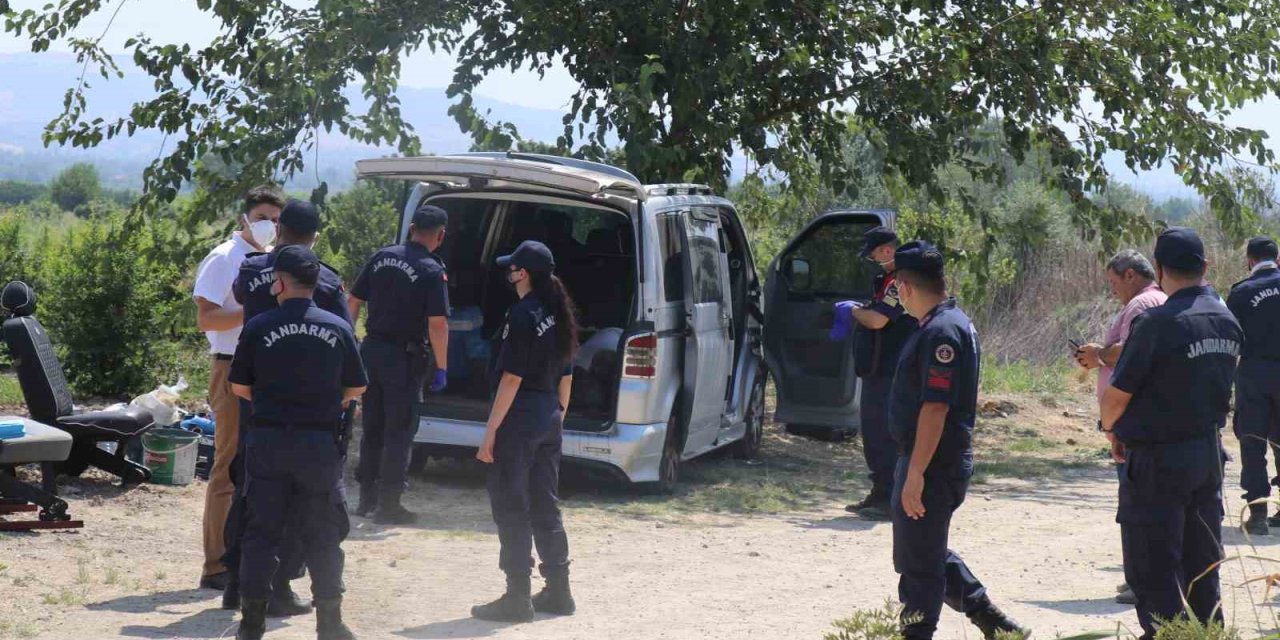 2 gündür kayıp olarak aranan adam aracında ölü bulundu