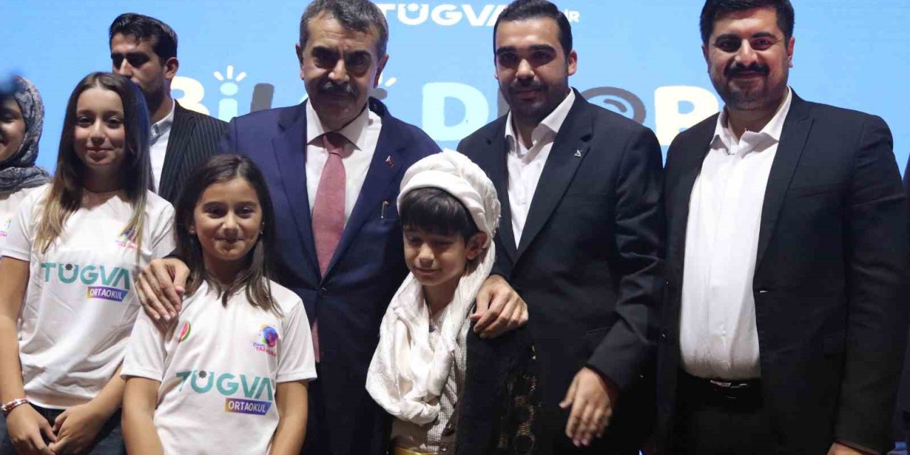 Milli Eğitim Bakanı Tekin, yaz okulu öğrencileriyle buluştu