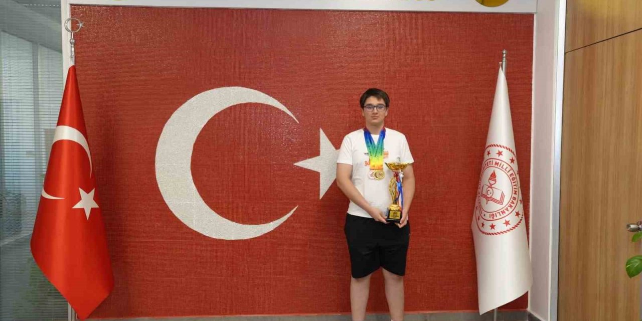 Singapur’dan İzmir’e dünya ikinciliği gururu