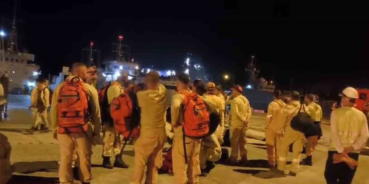 Marmaris’te arazözler çıkarma gemileriyle bölgeye gidiyor