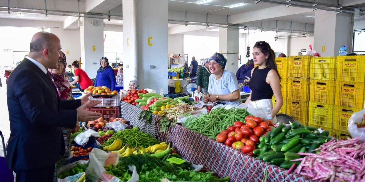 Vali Varol, Buharkent’te esnaf ve vatandaşlarla bir araya geldi