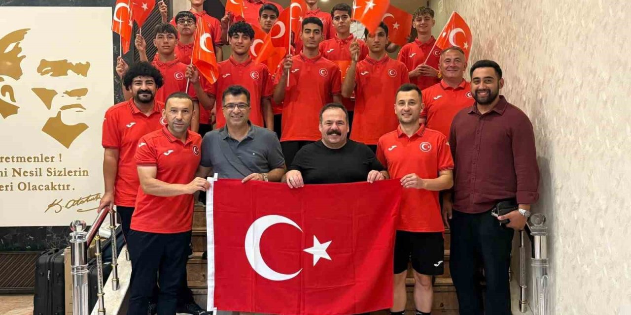 Kütahyalı Müdür, Avrupa’daki milli kafilenin başında
