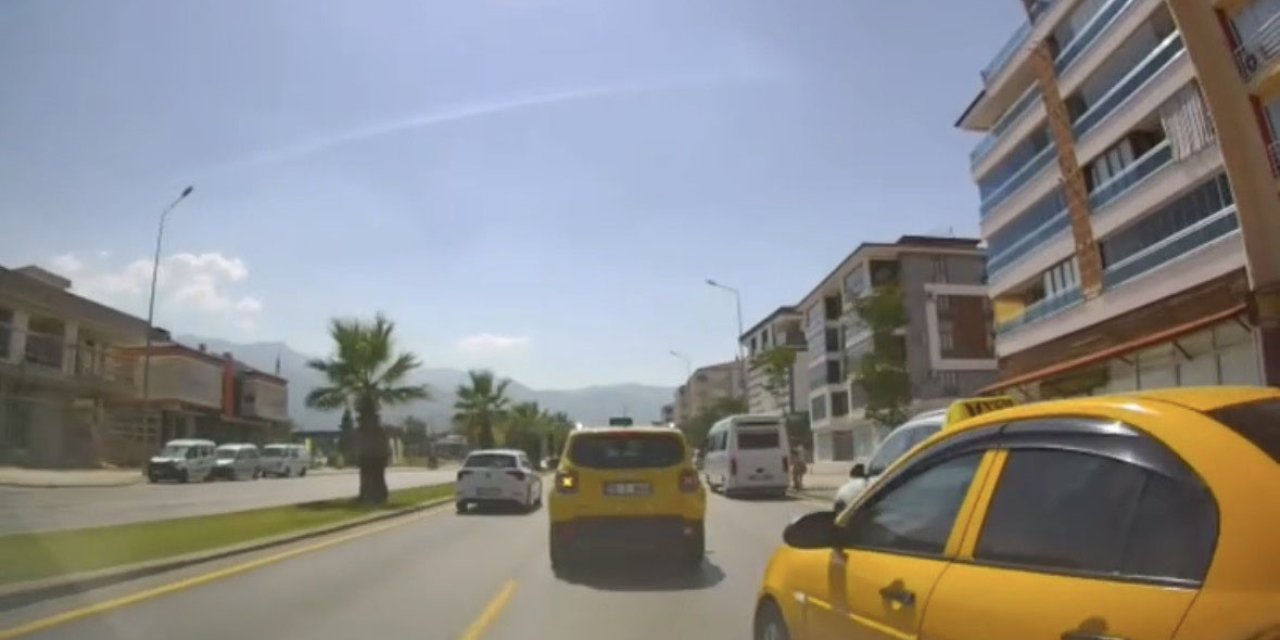 Ani şerit değiştirem taksi kazaya neden oluyordu