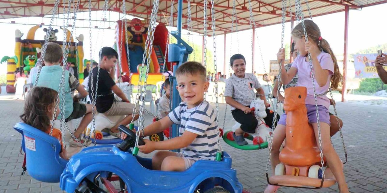 Bozdoğan’da çocuklar yaz şenliklerinde eğleniyor