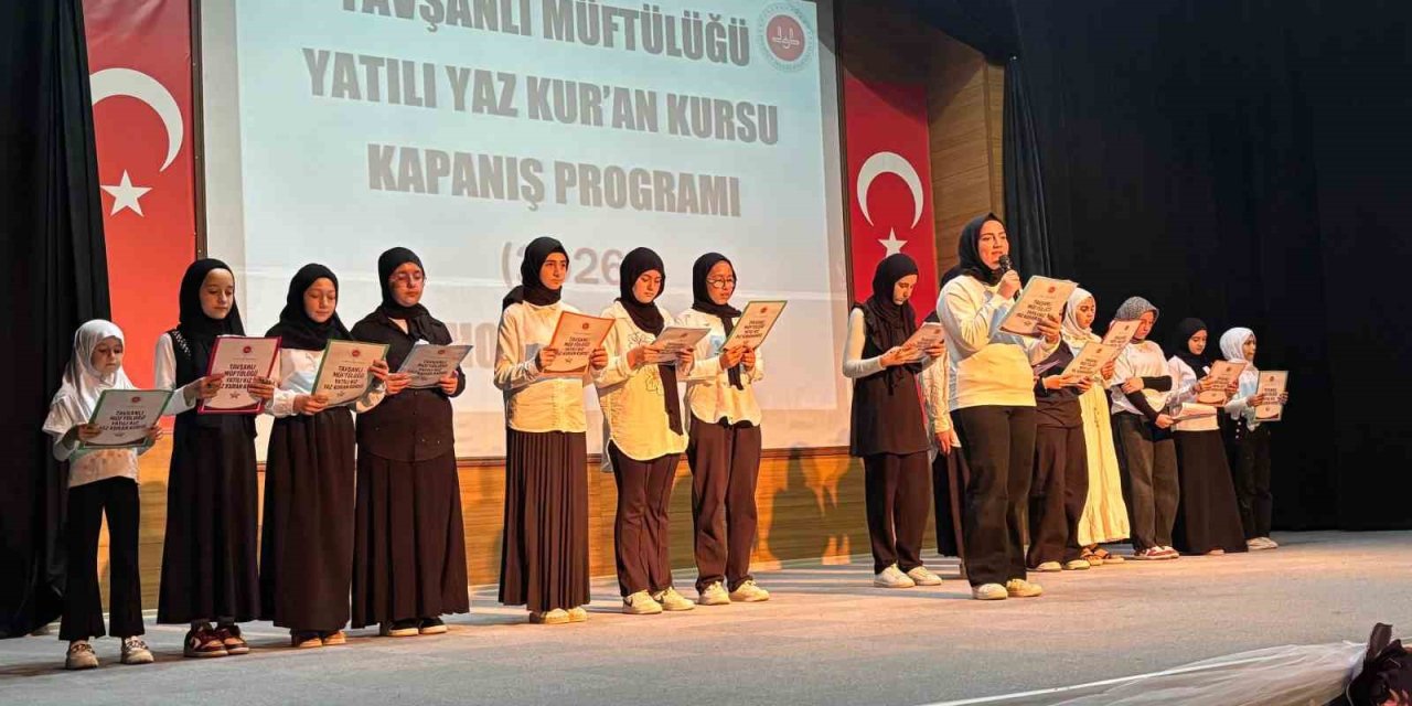 Tavşanlı’da yatılı Yaz Kur’an Kursu kapanış programı coşkuyla gerçekleştirildi