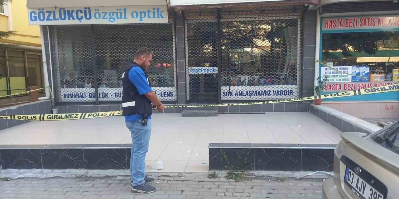 Dördüncü kattan düşen kadın hayatını kaybetti