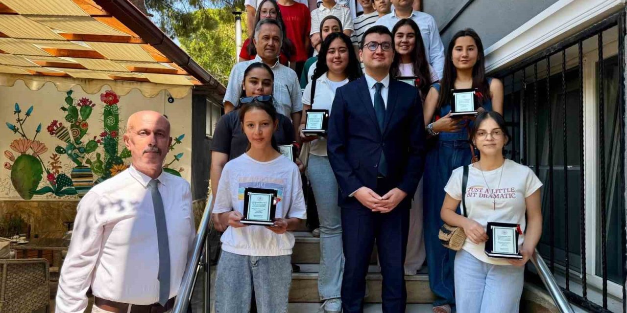 Bozdoğan’da LGS başarısı gösteren öğrenciler ödüllendirildi