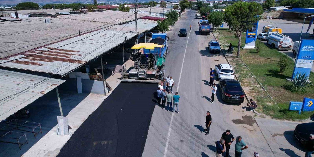 Sarıgöl’de yıllardır beklenen asfalt çalışması tamamlanıyor
