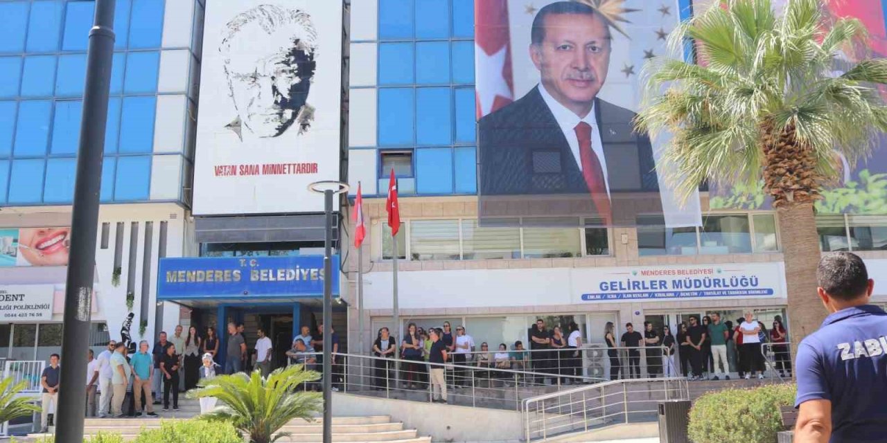 Seçim sonrası Menderes’te istifa fırtınası sürüyor