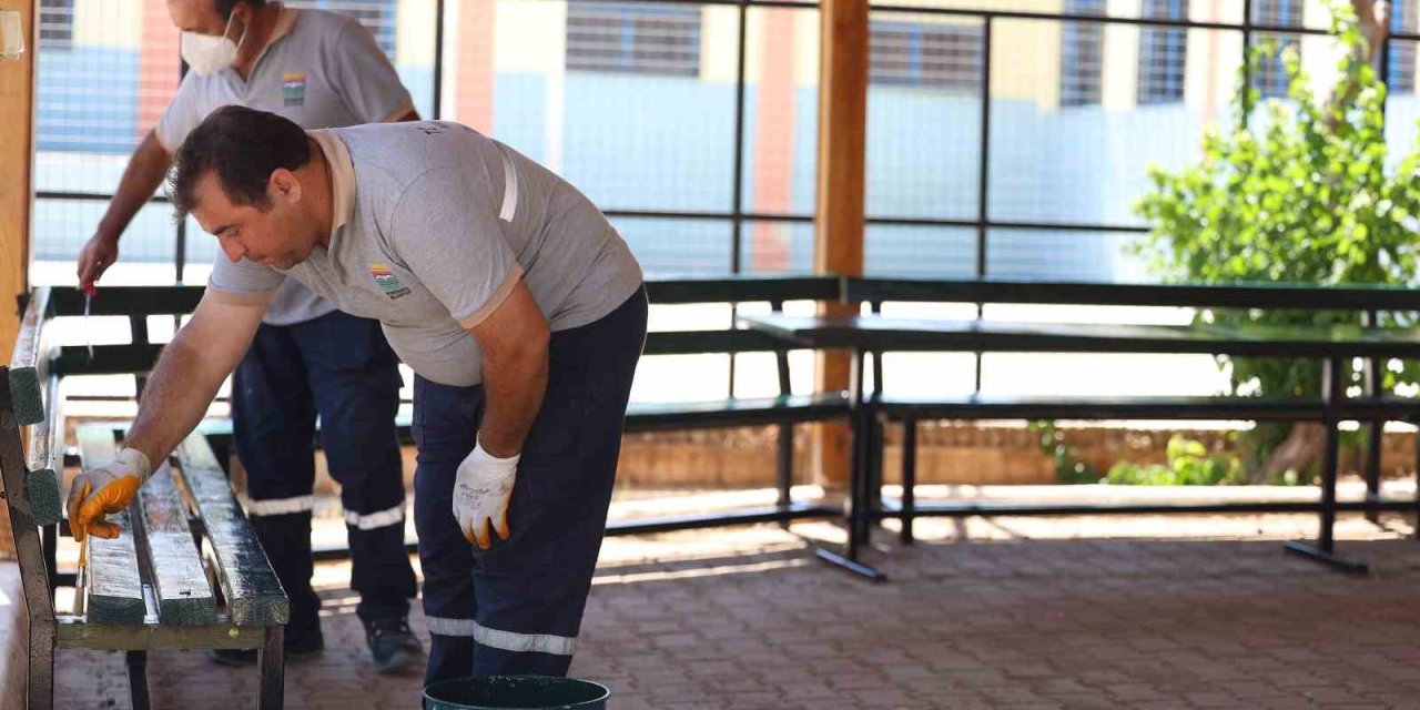 Okul bahçeleri yeni döneme hazırlanıyor