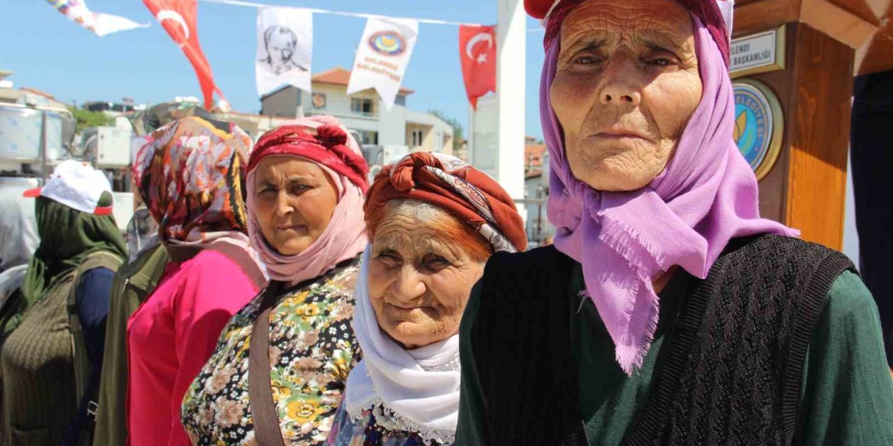 Selendi’de 113 kadın üreticiye süt soğutma tankı desteği