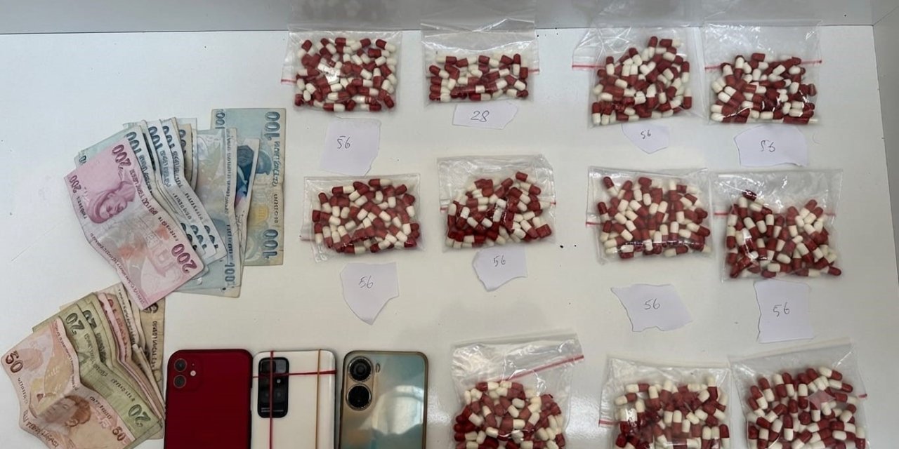 İzmir’de binlerce uyuşturucu ele geçirildi: 74 tutuklama