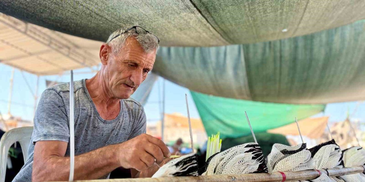 İzmir’de balıkçılar yeni av sezonu için gün sayıyor
