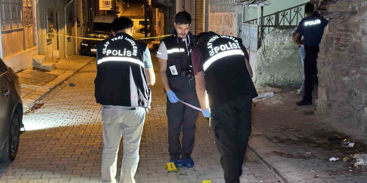 Uşak’ta bıçaklı ve pompalı tüfekli kavga: 1 ağır yaralı