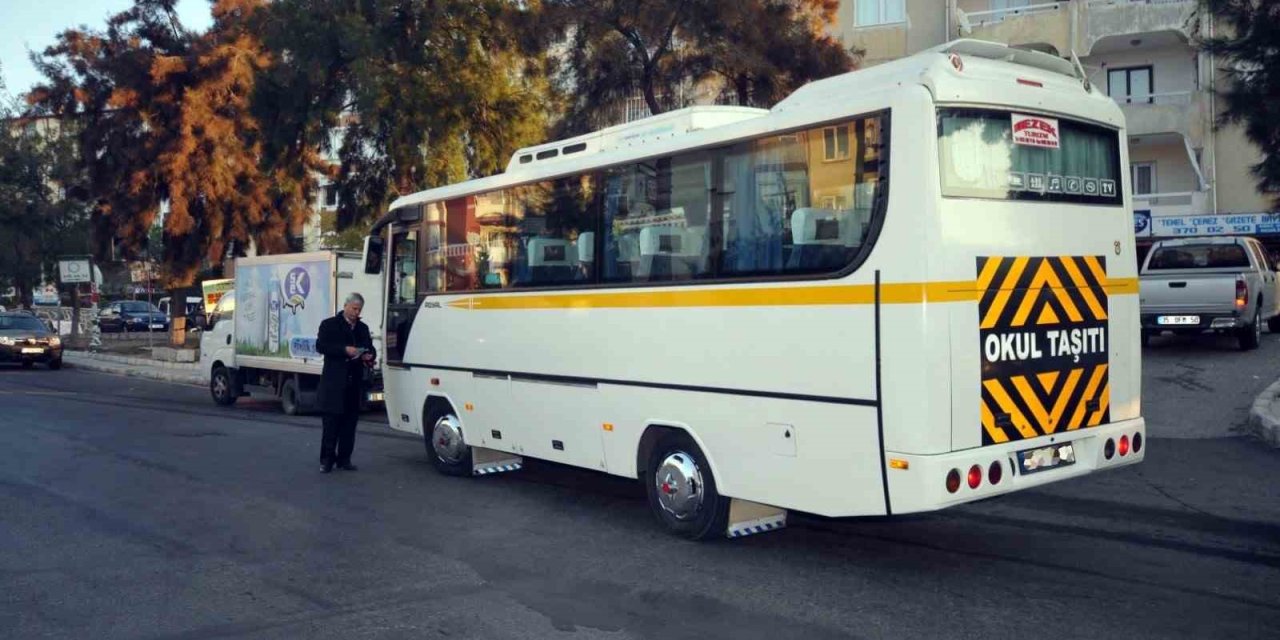 Büyükşehir’den İzmir’e 400 yeni servis aracı plakası