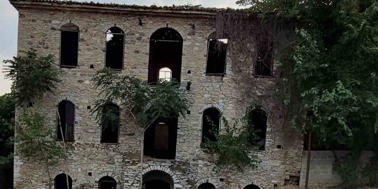 Denizli Büyükşehir Beledisi tarihi Tavas Taş Hana sahip çıkıyor