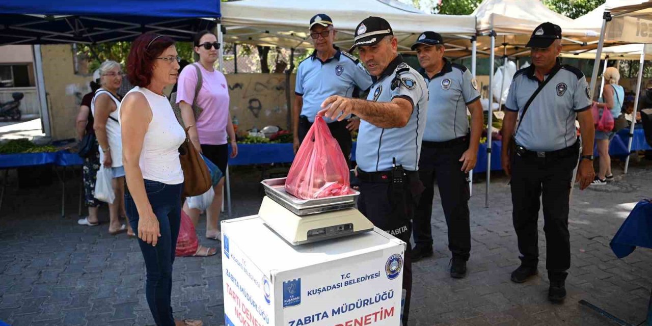 Kuşadası zabıtasından pazar denetimi
