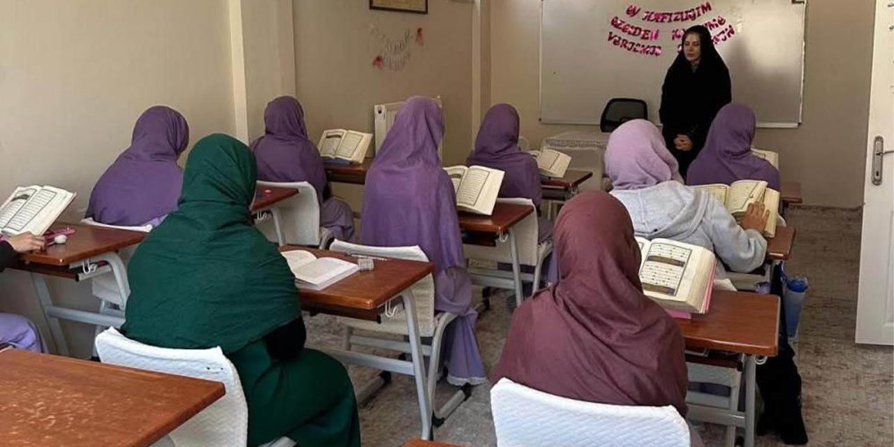 Altıntaş Kaymakamı Yıldırım’dan Kur’an Kursuna ziyaret
