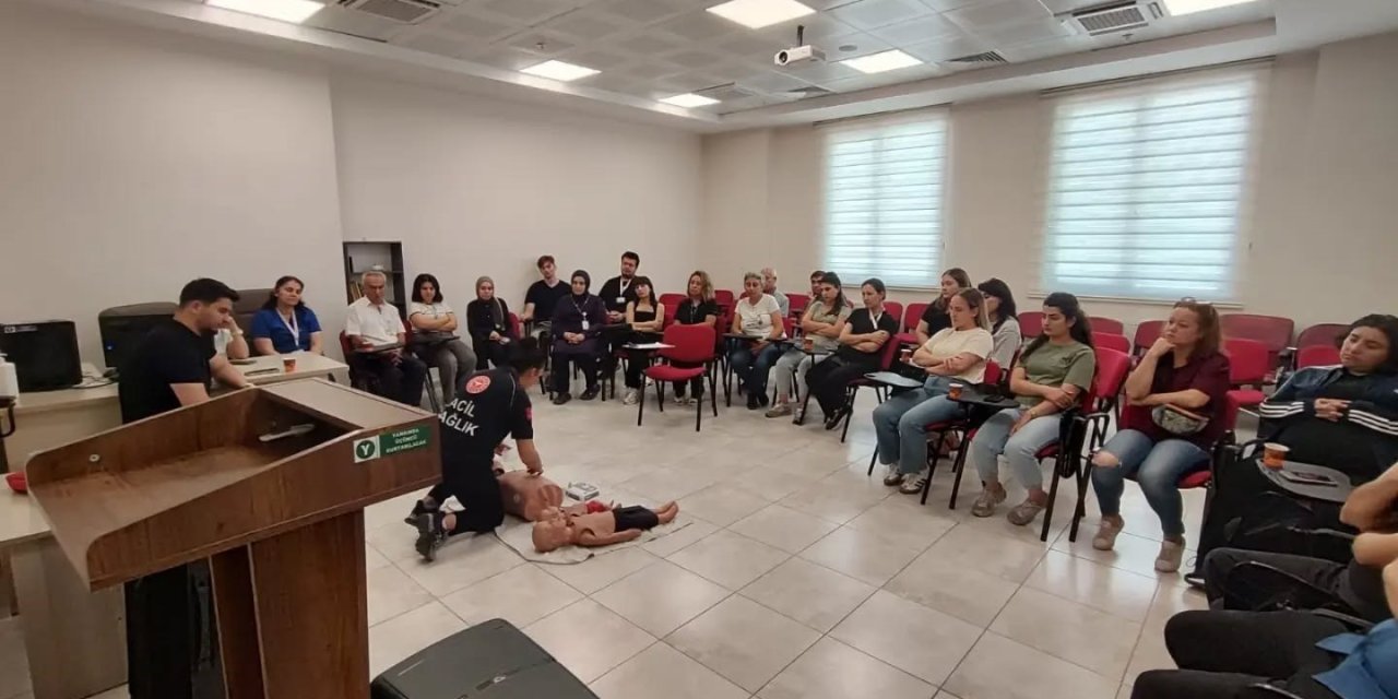 Karacasu Devlet Hastanesi’nde CPR eğitimi verildi