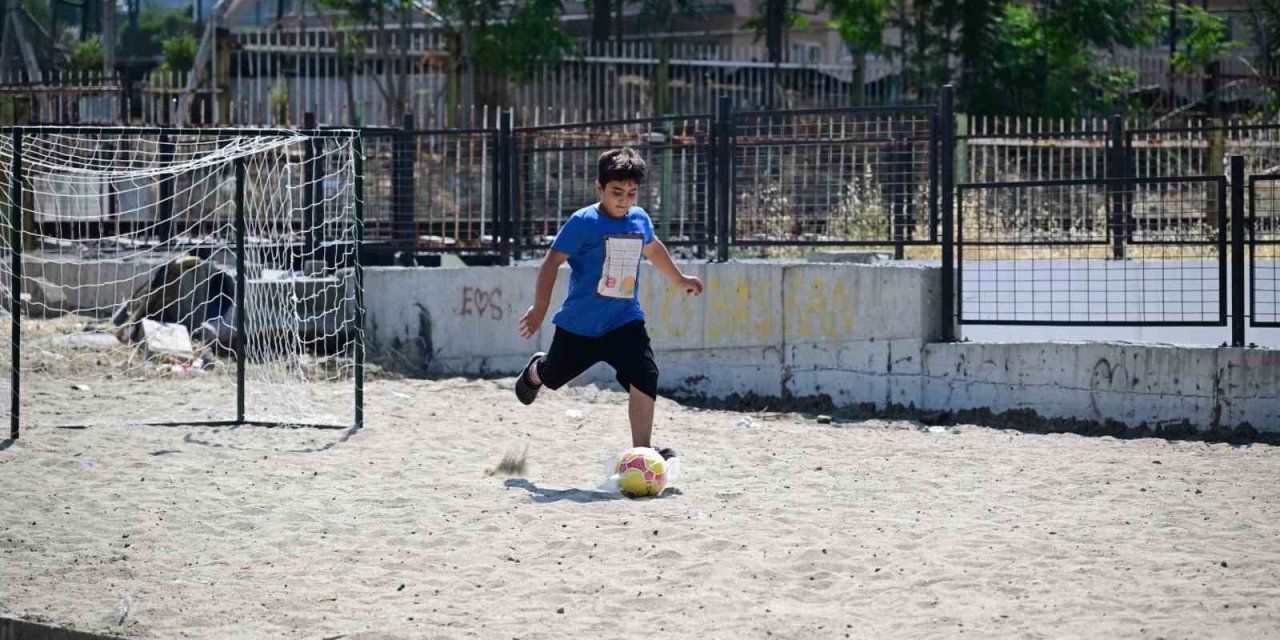 Manisa Büyükşehir Belediyesi mahallelilerin sorunlarını dinliyor
