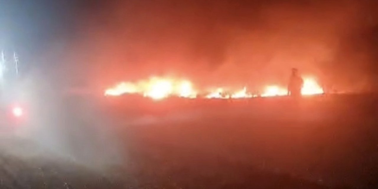 Afyonkarahisar’da balya makinesinden çıkan kıvılcım yangına dönüştü