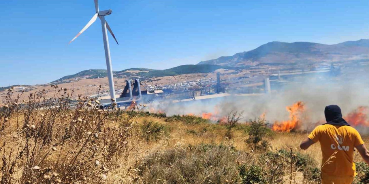 İzmir Aliağa’da fabrikalar bölgesindeki yangın kontrol altına alındı
