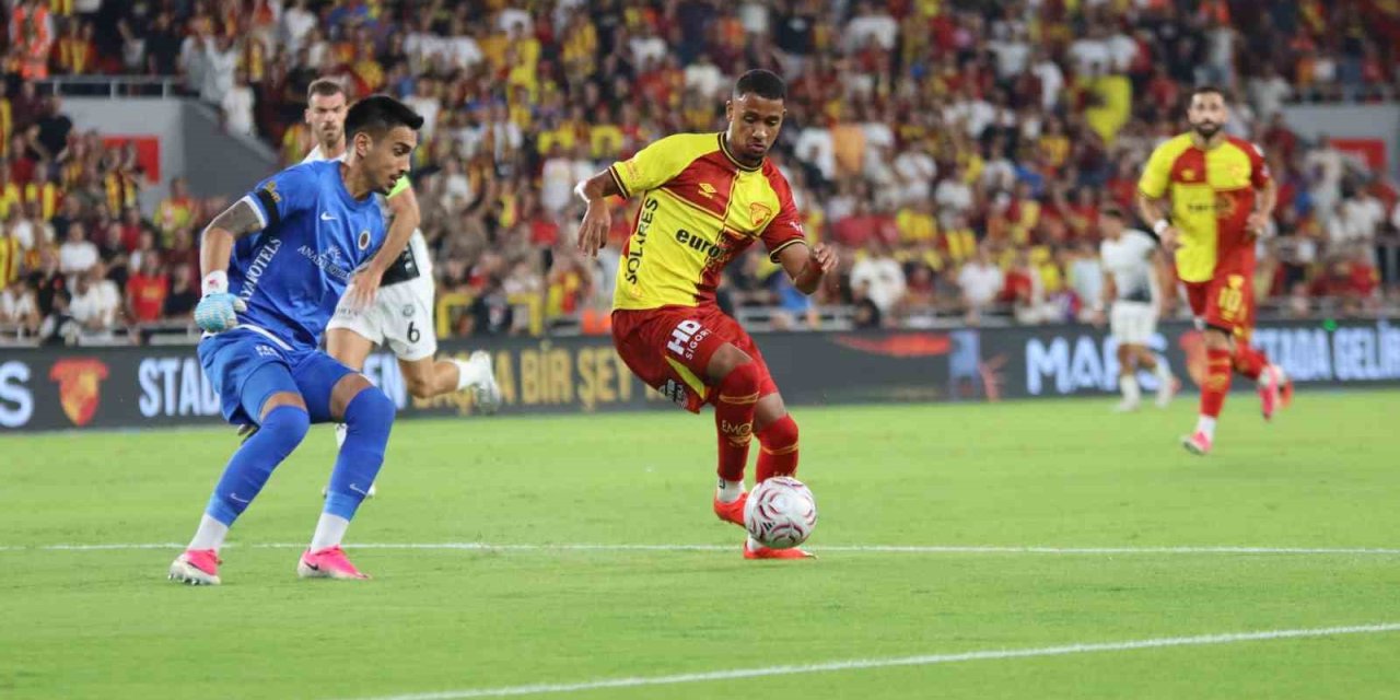 Trendyol Süper Lig: Göztepe: 0 - Gençlerbirliği: 0 (İlk Yarı)