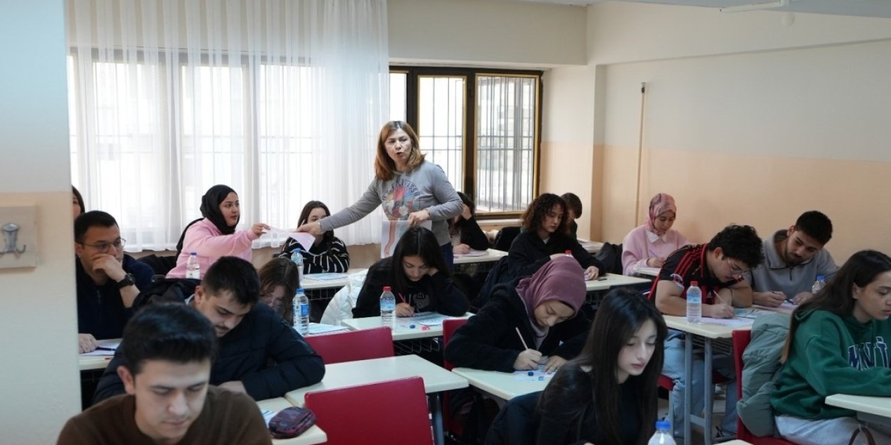 Denizli Büyükşehirden gençlere ücretsiz TYT-AYT kursu desteği