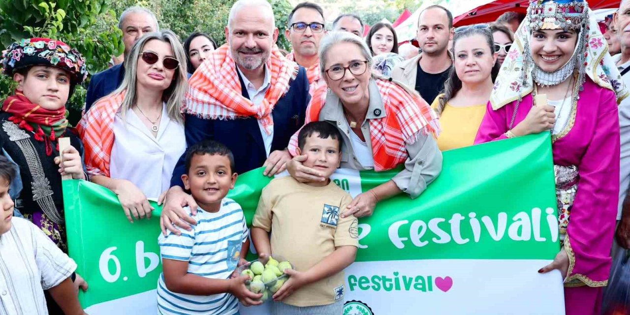 Bozalan İncir Festivali, renkli görüntülere sahne oldu