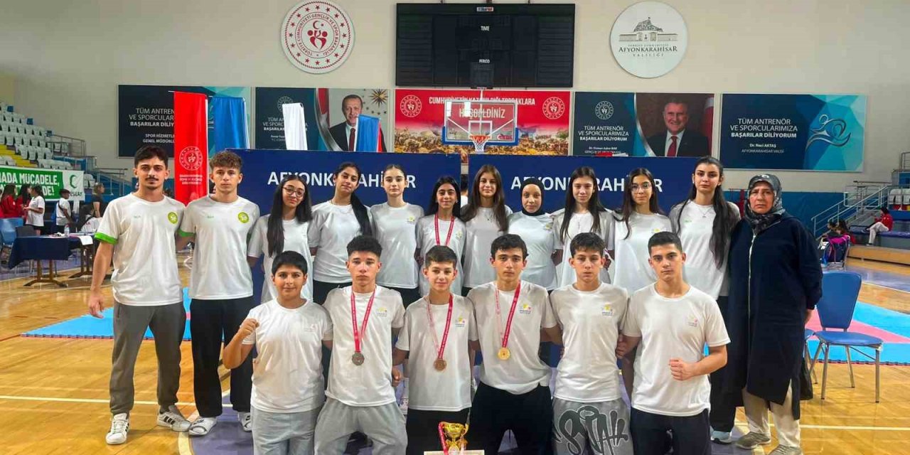 Manisa BBSK judoda takım halinde Türkiye üçüncüsü oldu