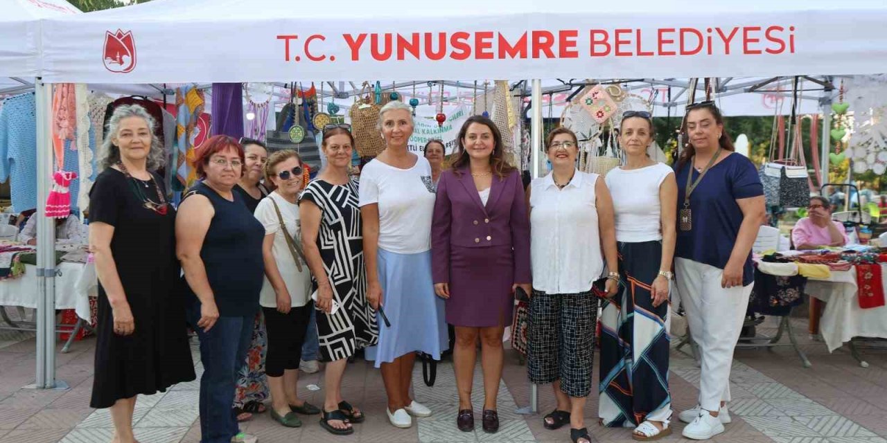 Kadınların el emeği gece pazarında görücüye çıktı