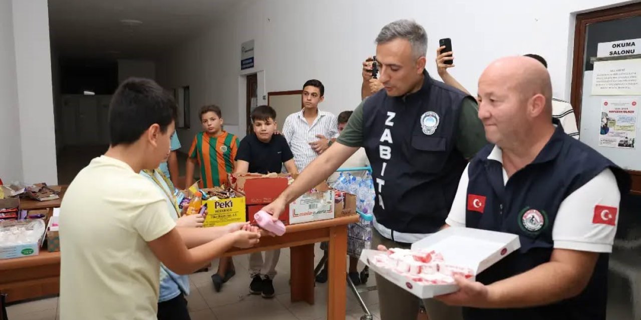 İncirliova’da kandil gecesi camilerde ikram dağıtıldı