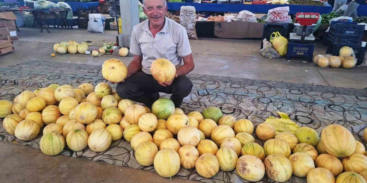 Hisarcık’ta yerli kavunlar kapış kapış satılıyor