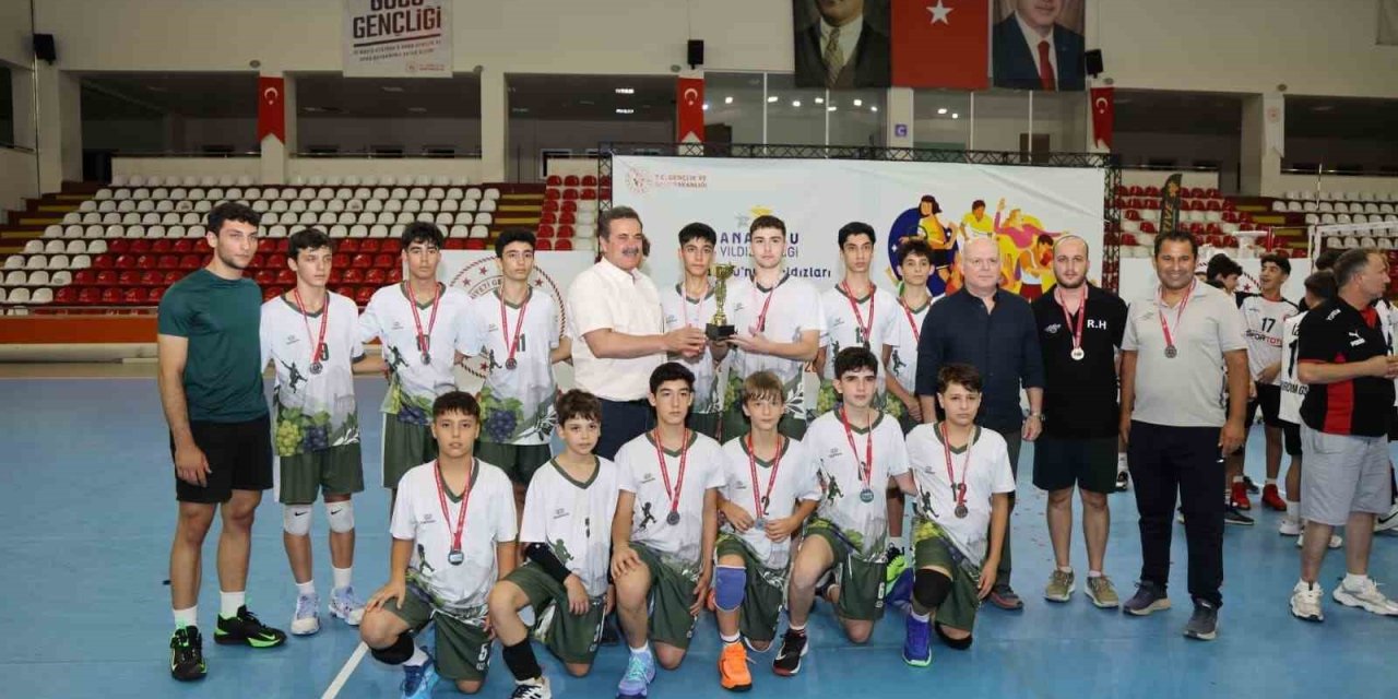 Manisalı gençler filede Türkiye ikincisi oldu