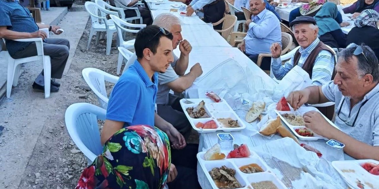 Hisarcık Şeyhçakır köyünde geleneksel hayır yemeği düzenlendi