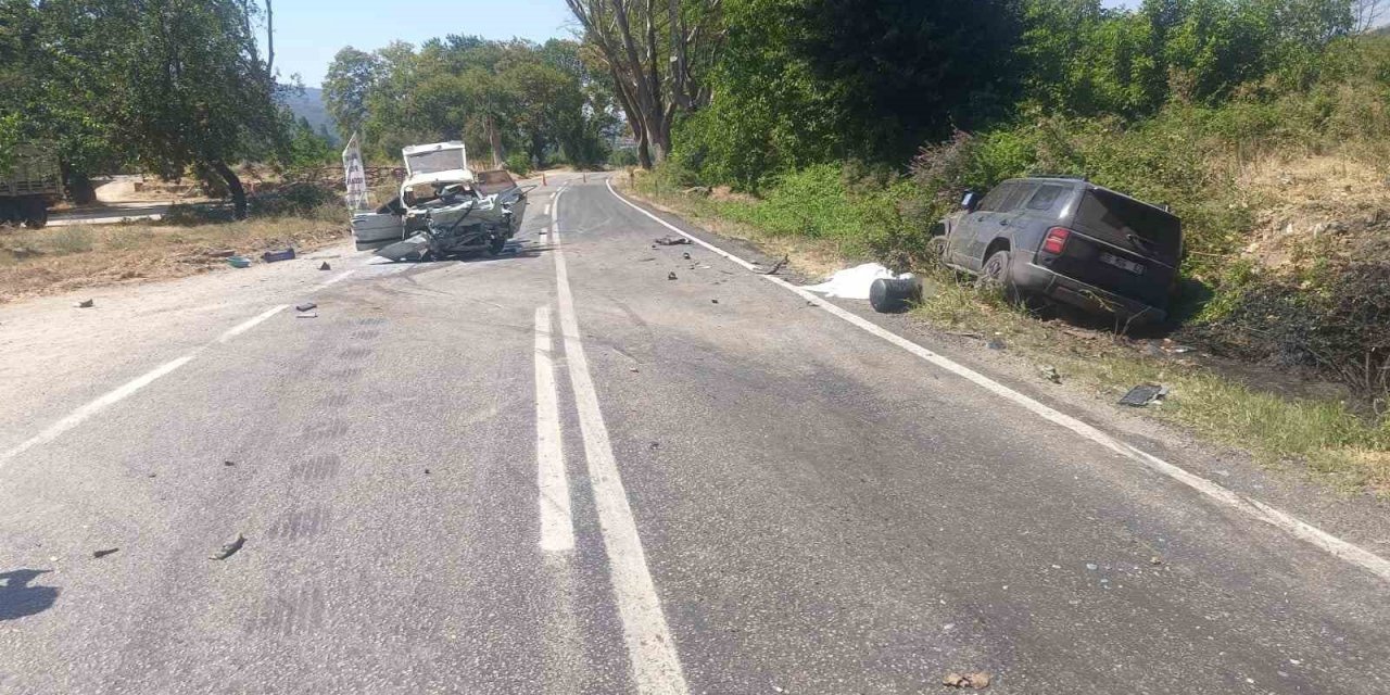 Manisa’da feci kaza: 2 kardeş hayatını kaybetti, 2 kişi yaralandı