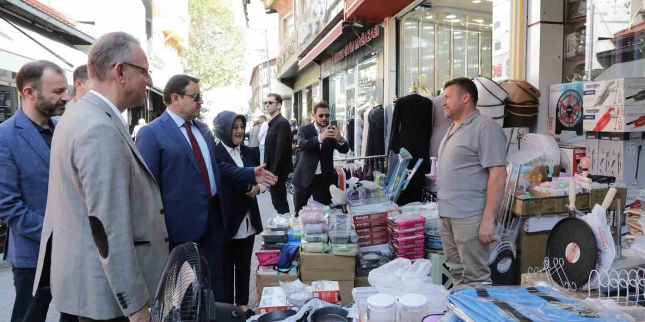 Kütahya Saman Pazarı’nda Sokak Sağlıklaştırma Projesi için inceleme