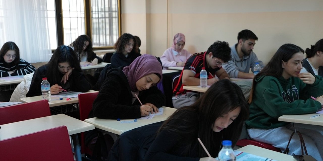 Gençlerin üniversite yolculuğunda Denizli Büyükşehir desteği