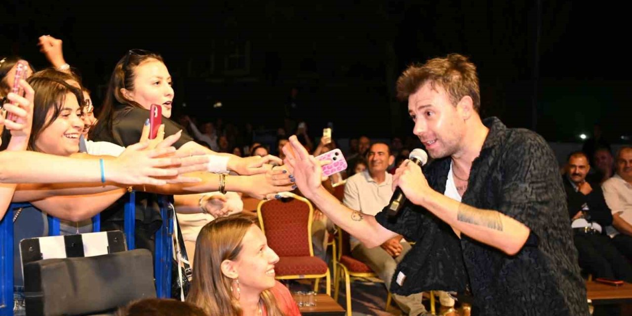 Demirci’de festival coşkusu Grup İkilem ile tavan yaptı