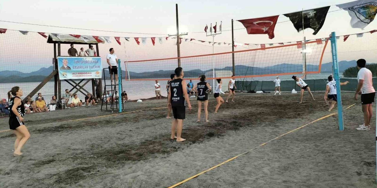 Köyceğiz’de Plaj Voleybolu Turnuvası heyecanı başladı