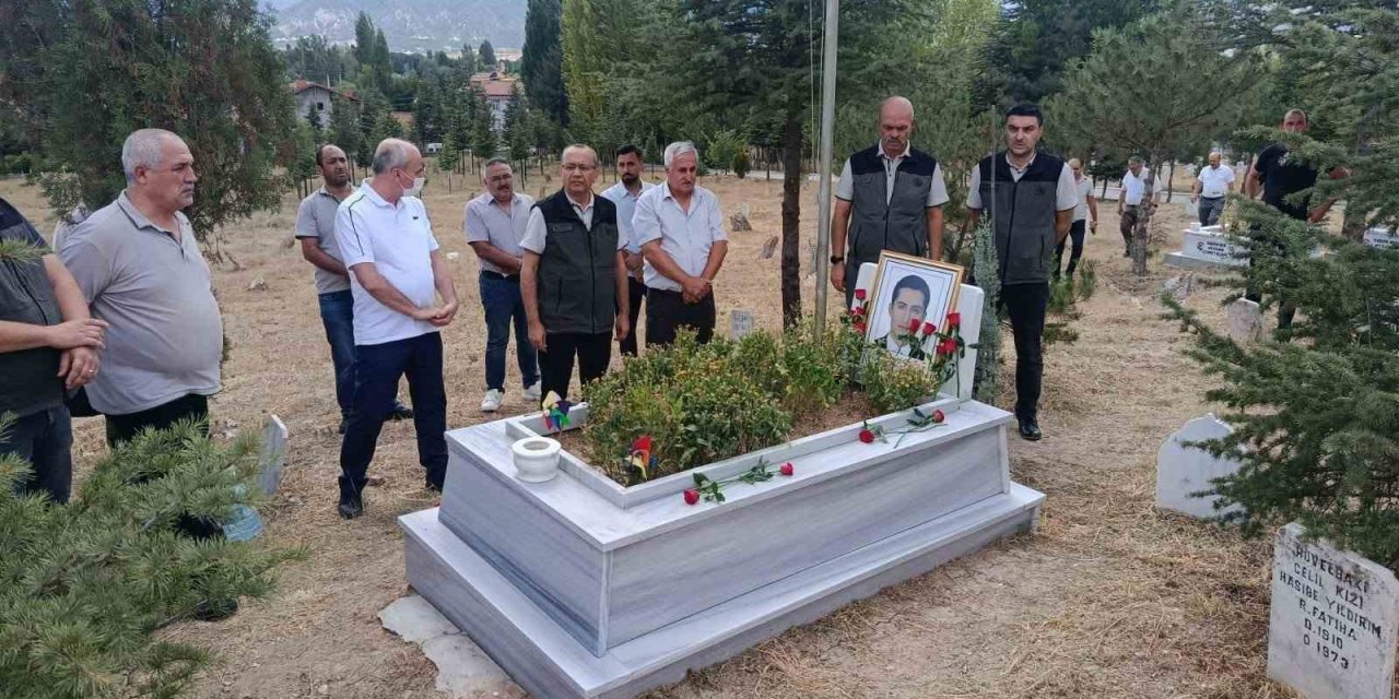 Kütahya’da Şehit Orman İşletme Şefi Murat Yıldırım, vefatının yıl dönümünde dualarla anıldı