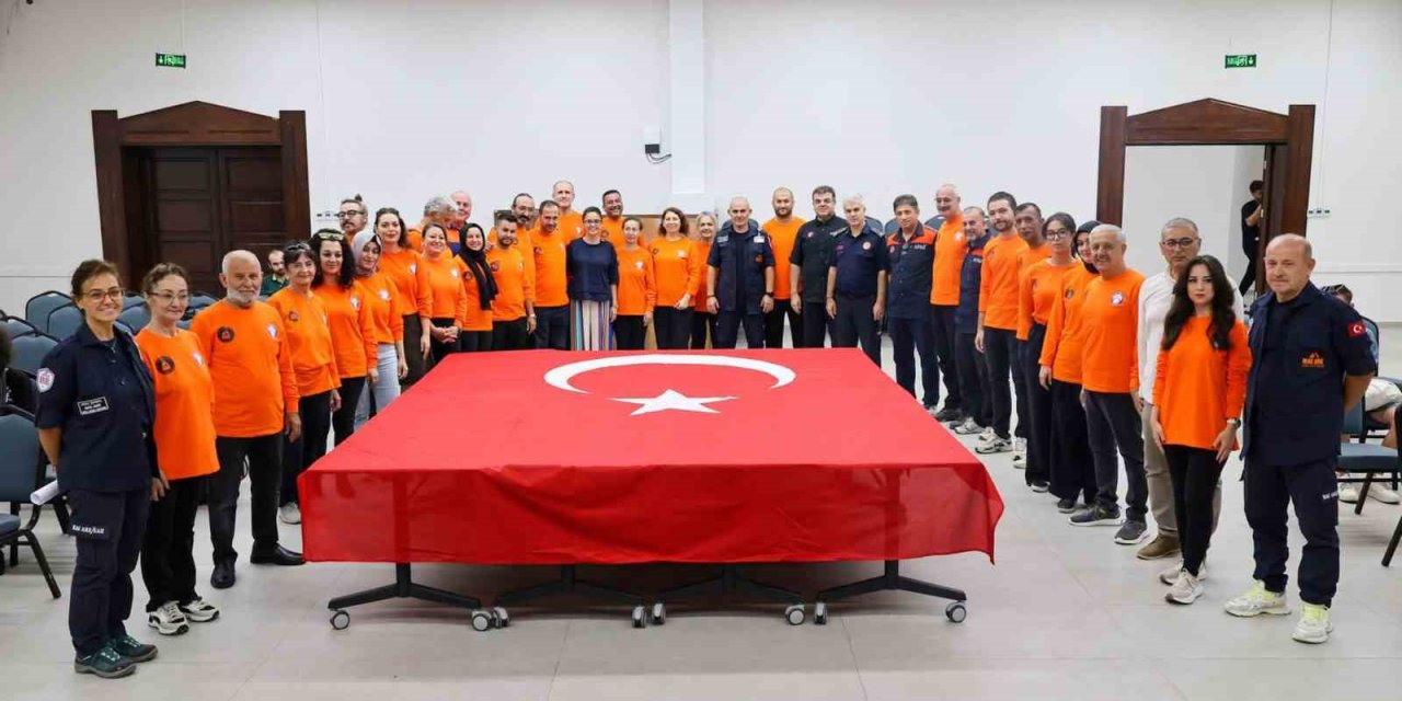 Menteşe’de 27 ‘Mahalle Afet Gönüllüsü’ sertifikalarını aldı