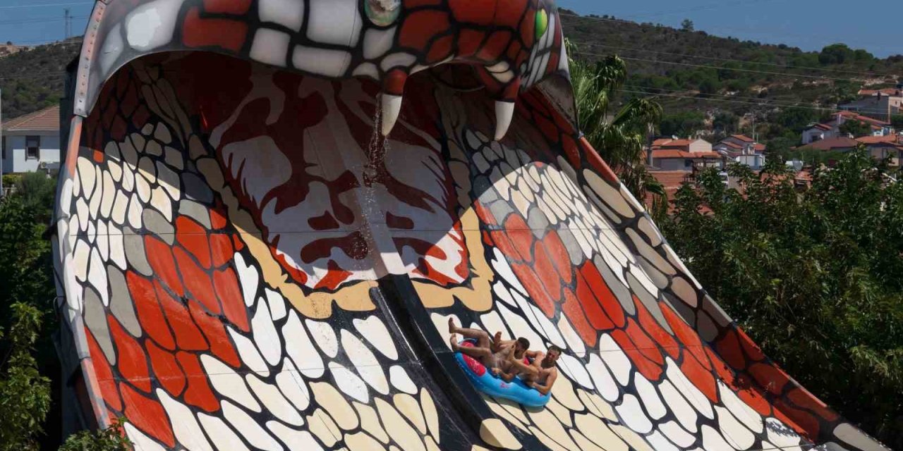 Büyükşehir’den gençlere aquapark keyfi